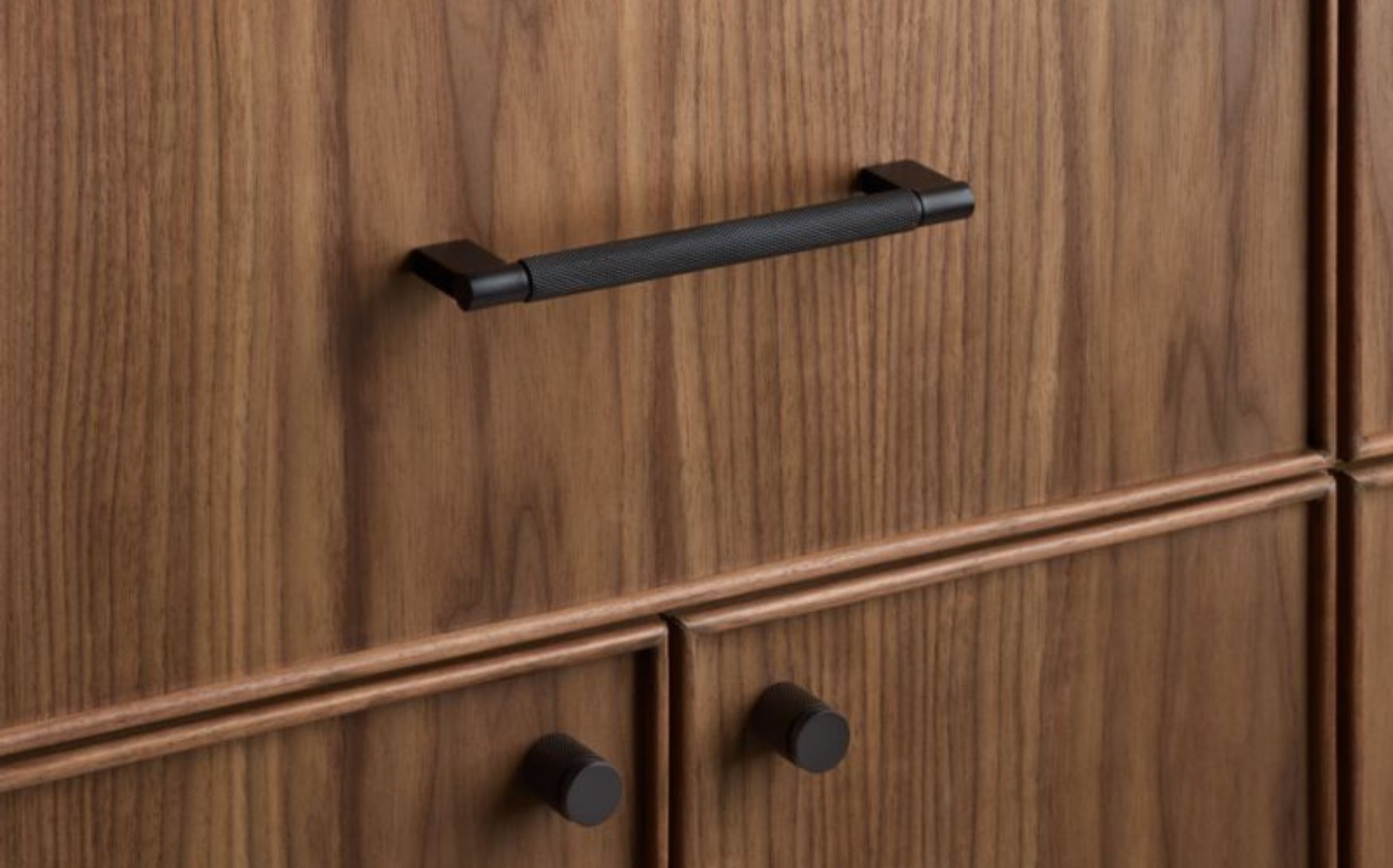 Knurled or Textured Hardware