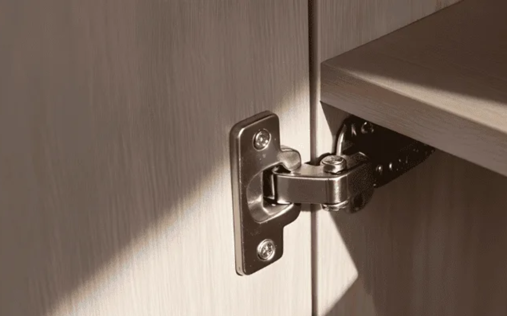 Soft Close Hinges