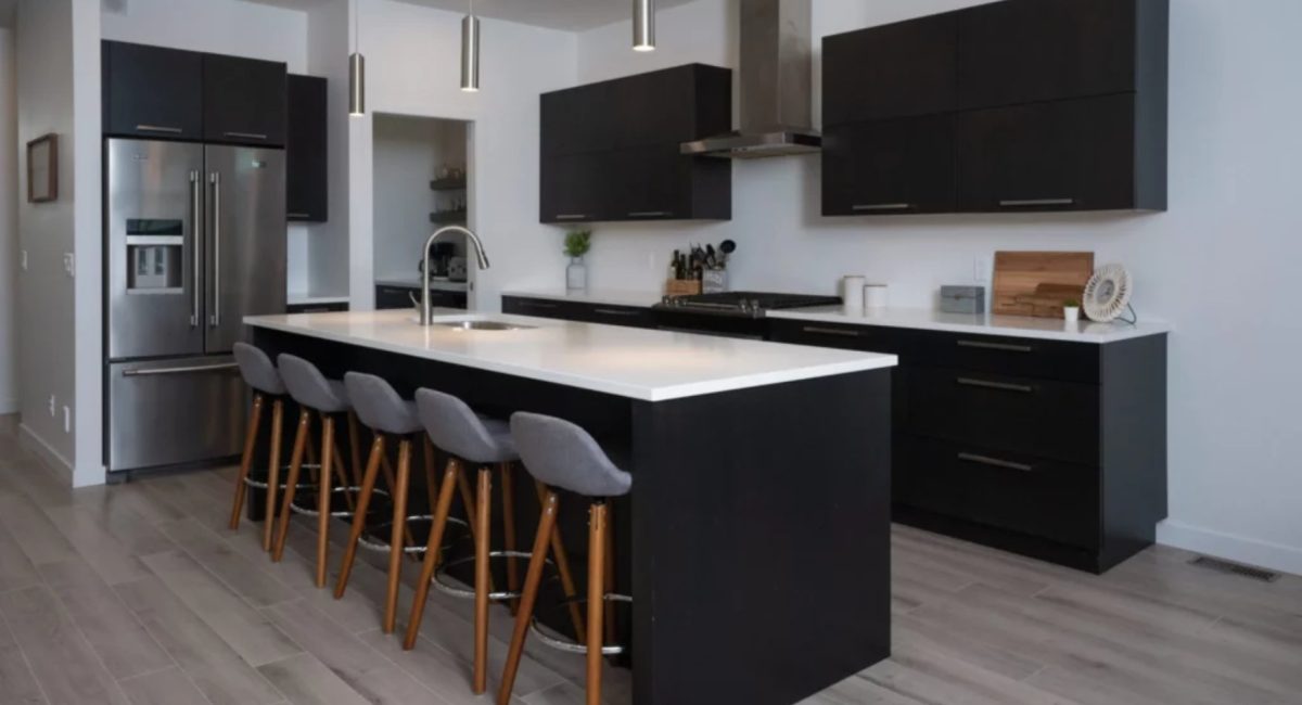 black vs white kitchen cabinets